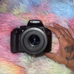 Canon EOS Rebel T6 DSLR